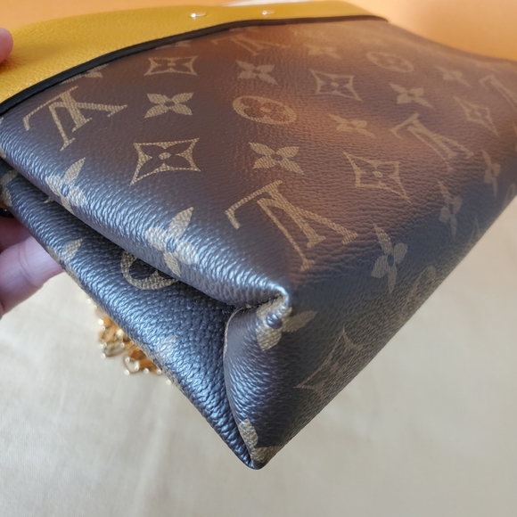 Louis Vuitton Pallas Chain Shoulder Bag - Picture 11 of 16